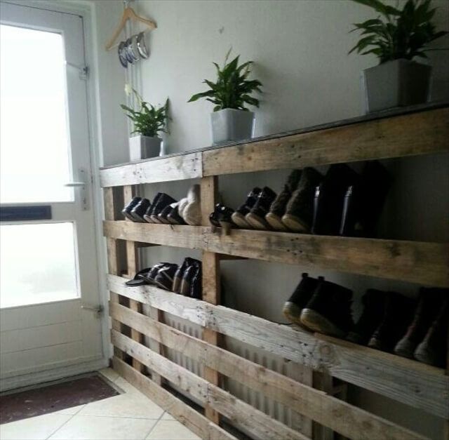 Shoe rack deals made of pallets