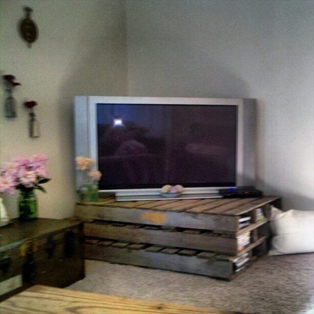 pallet tv stand