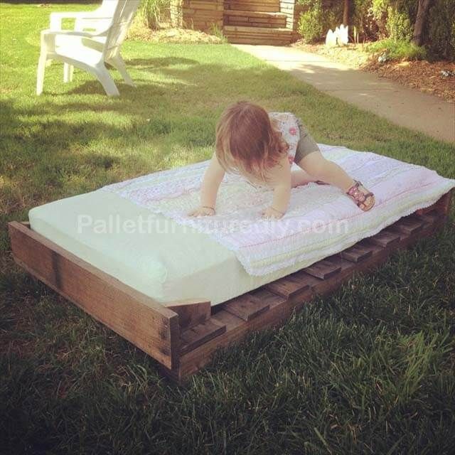 Comfortable Toddler Pallet Bed