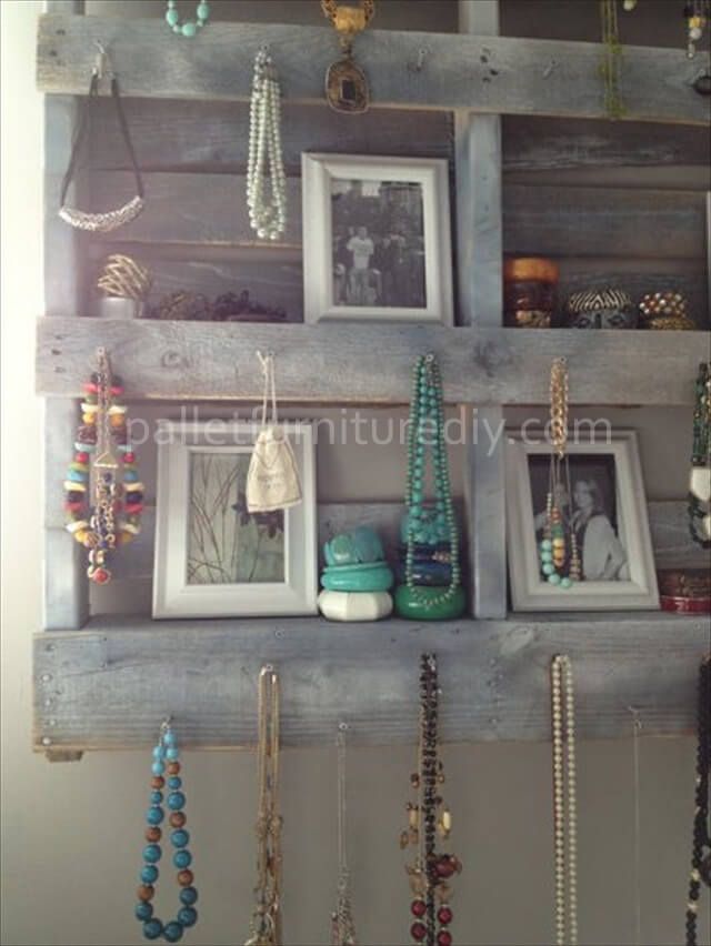 Pallet Jewelry Stand