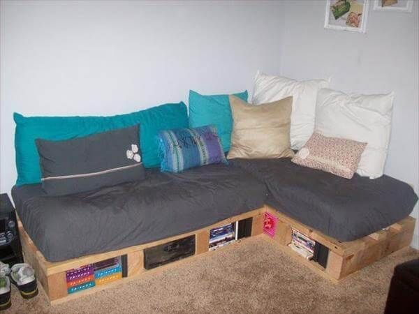 DIY Pallet Couch for Indoor