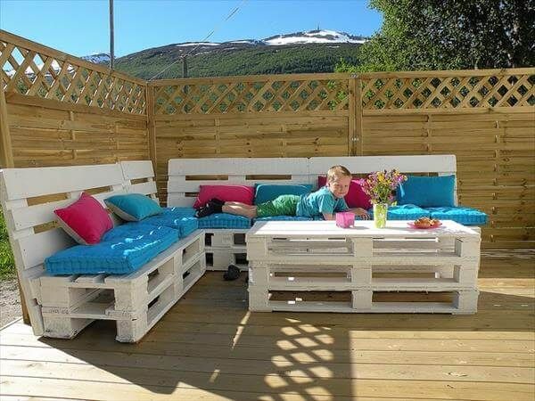 Pallet Couch Outdoor