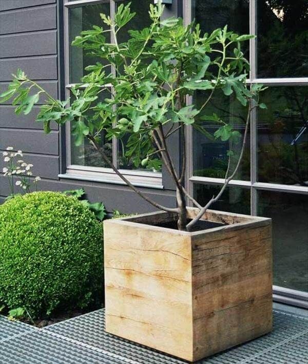pallet wood planter box idea