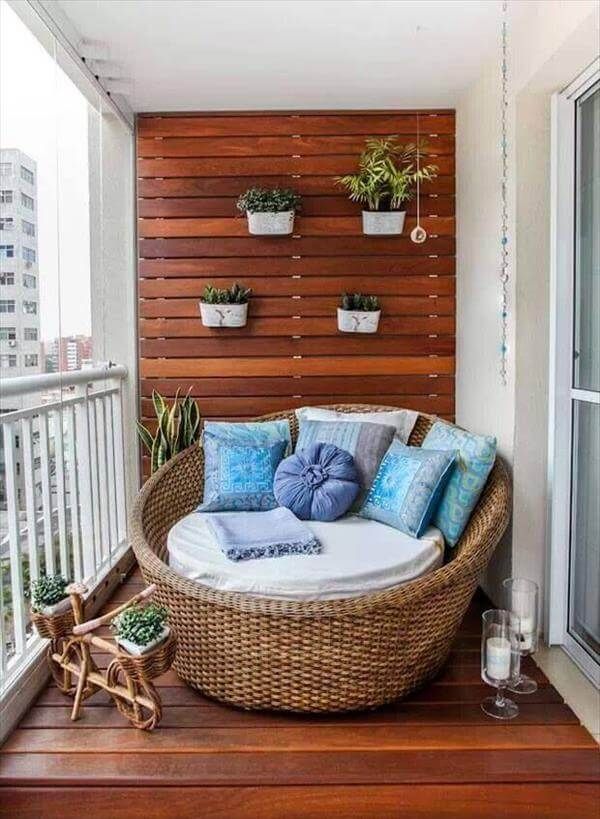 Using Wood Pallets On Walls