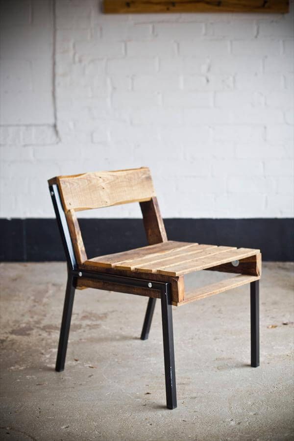 reprocessed pallet chair with metal legs