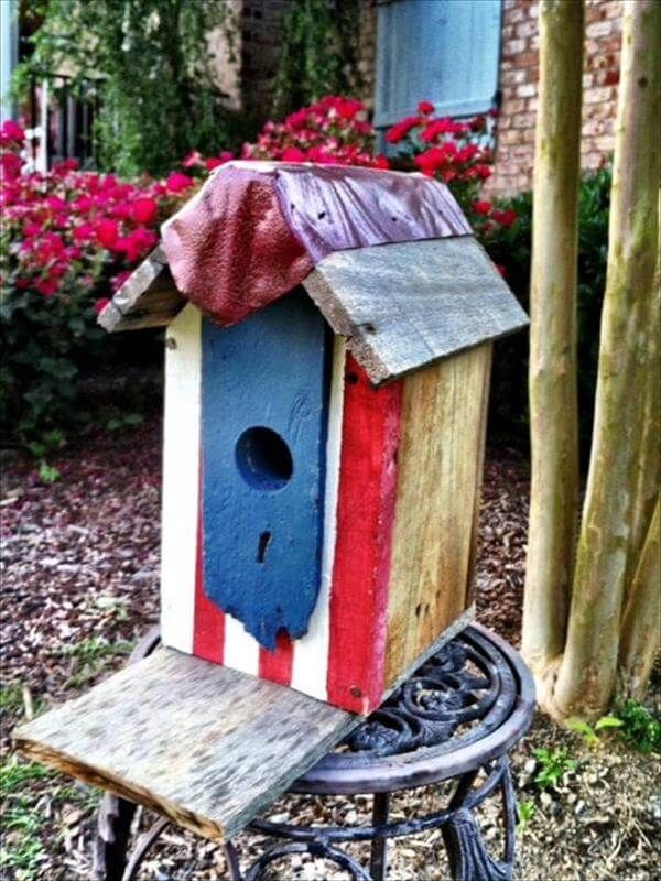 pallet birdhouse