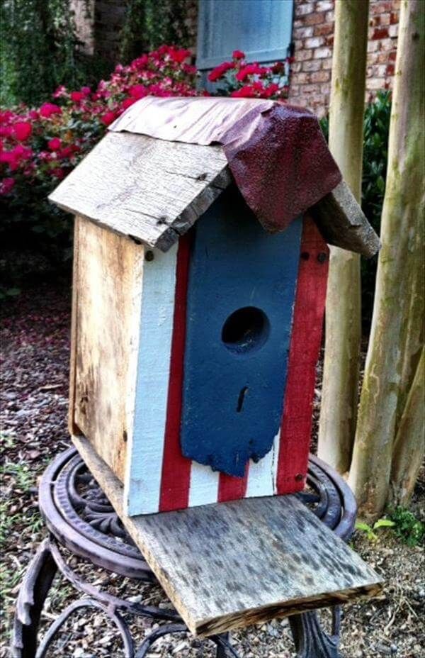 Wooden Pallet Birdhouse