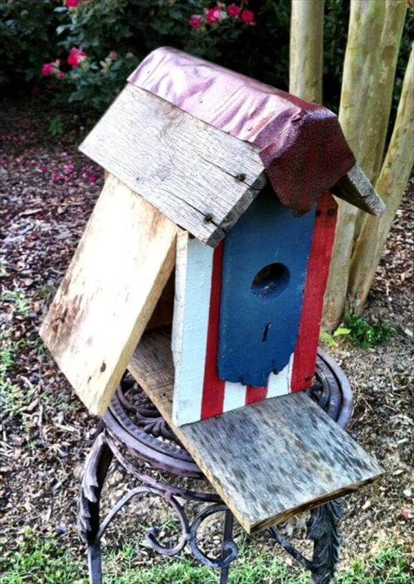 Recycled Pallet Birdhouse