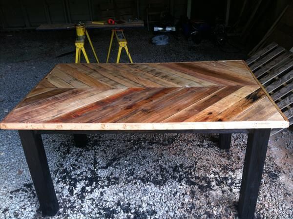 repurposed pallet dining table