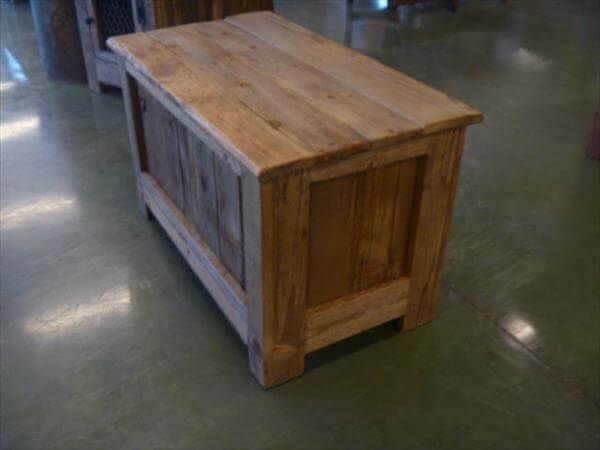 upcycled pallet chest 