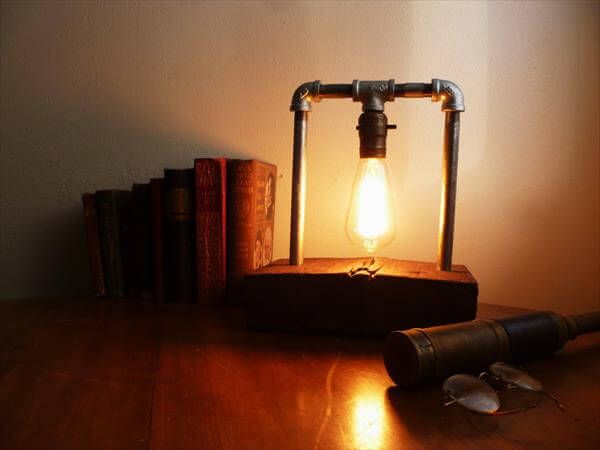 recycled pallet industrial Edison light lamp