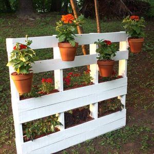 upcycled pallet garden