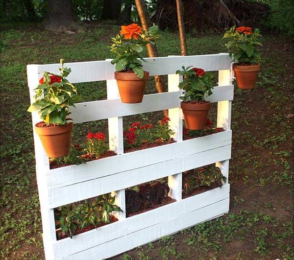 upcycled pallet garden 