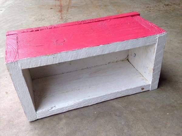 repurposed pallet planter box