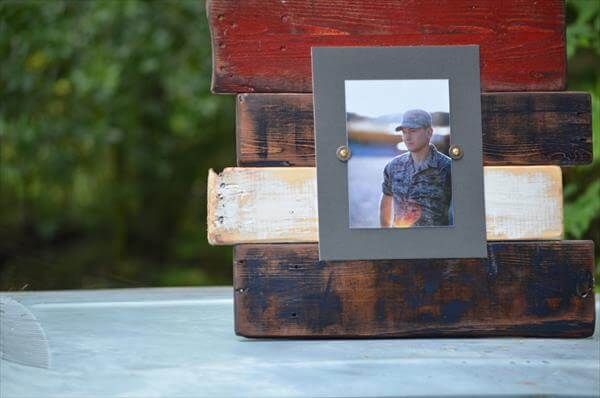 reclaimed pallet picture frame