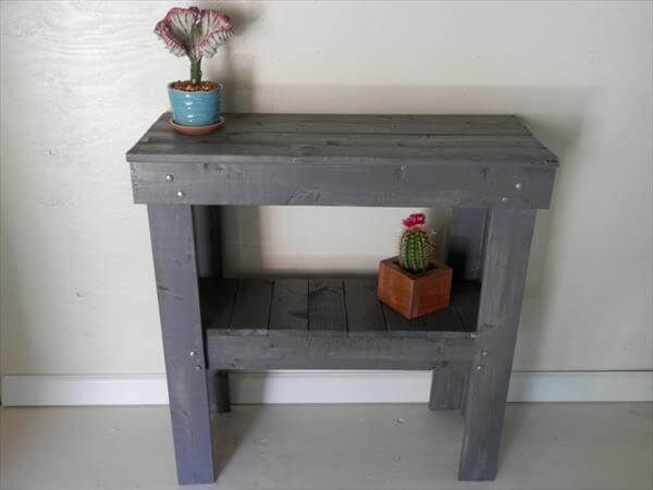 reclaimed pallet entry way table