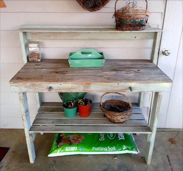 upcycled pallet potting bench