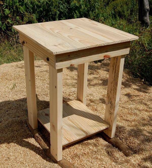 DIY Pallet Side Table