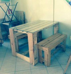 recycled pallet desk and table