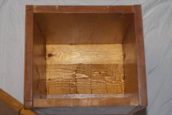 resurrected pallet storage box