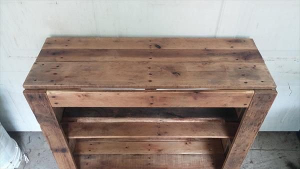 highly rustic pallet entertainment center