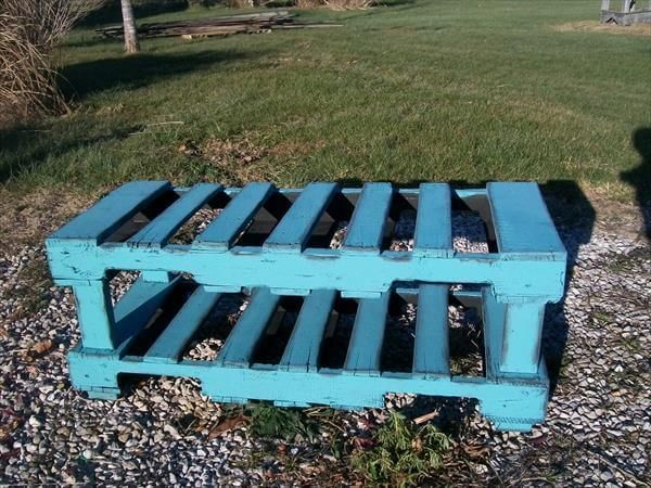 upcycled pallet coffee table and bench