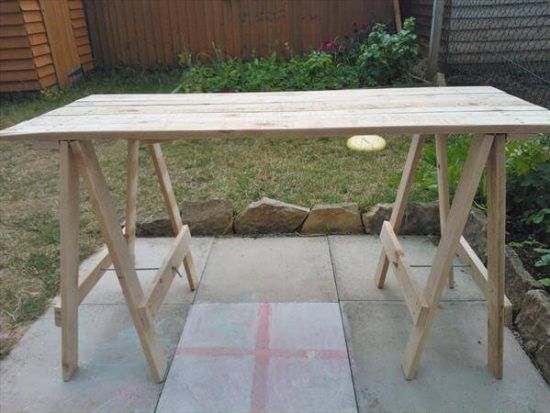 DIY Wooden Pallet Table