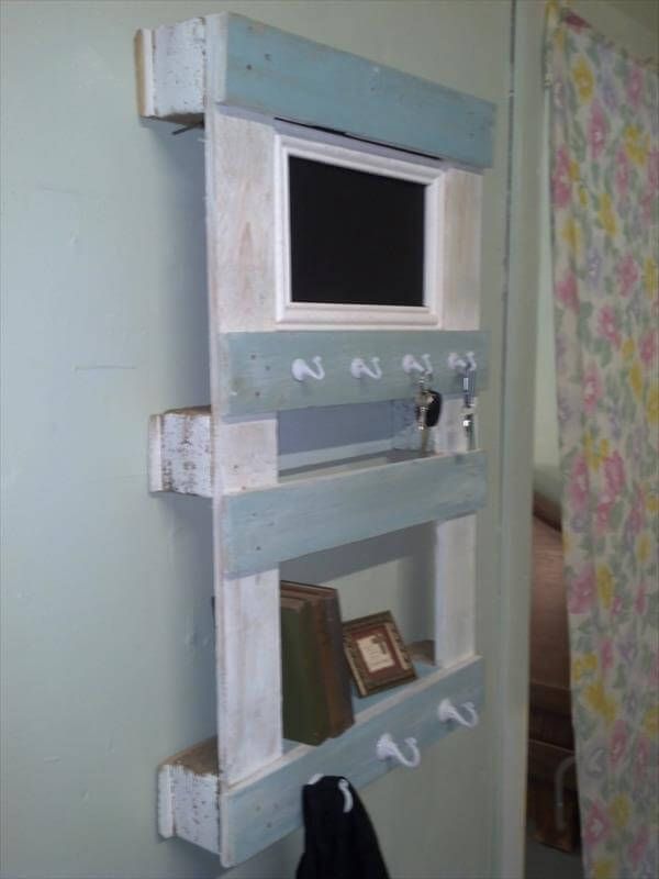 reclaimed pallet wall shelf and organizer plan raised in shabby chic theme.
