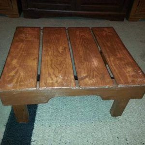 diy pallet mini table and foot stool