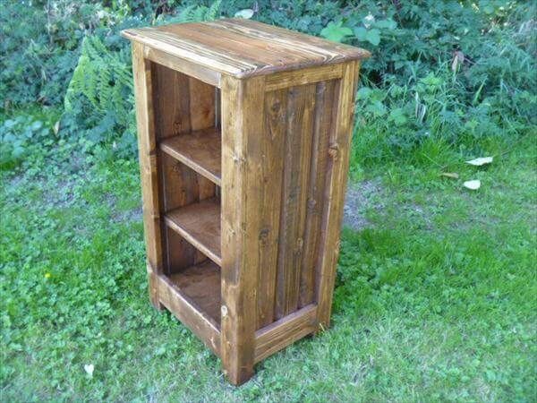 upcycled pallet end table and cabinet