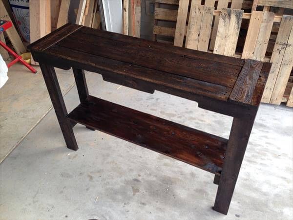 recycled pallet sofa and entry table