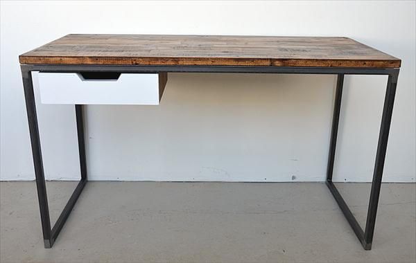 recycled pallet desk with steel base