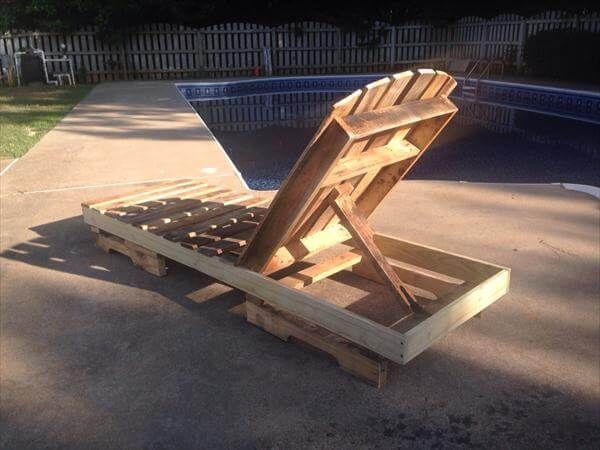 rustic yet modern pallet outside lounger