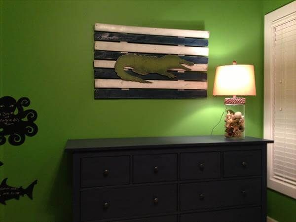 recycled pallet alligator wall art