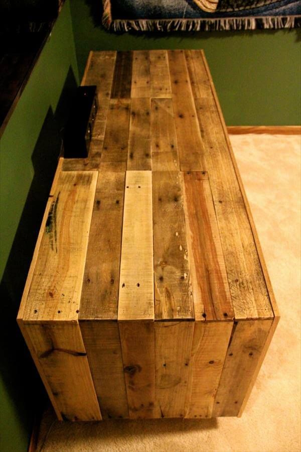 repurposed pallet console table