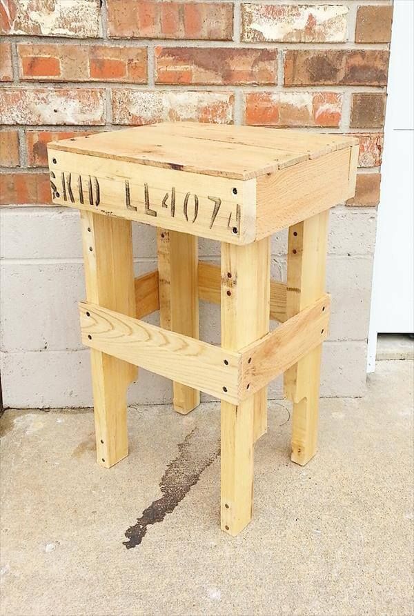wooden pallet side table and nightstand