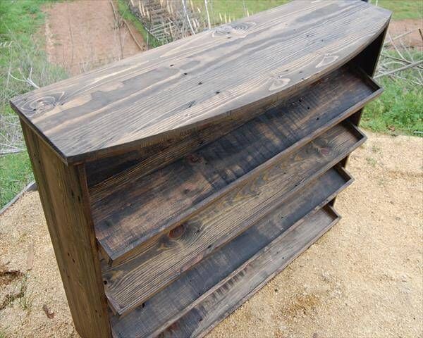 reclaimed pallet shoes rack