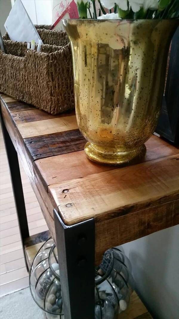 recycled pallet console and entryway table