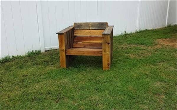 recycled pallet beefy outdoor chair