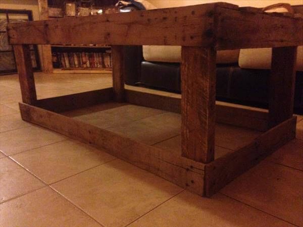 coffee table made of salvaged pallets