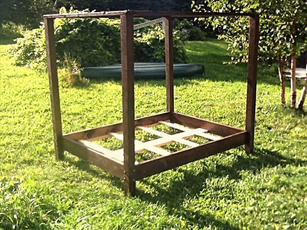 repurposed pallet canopy bed