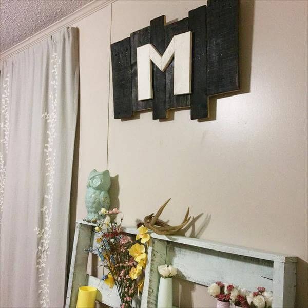 recycled pallet wall lettering