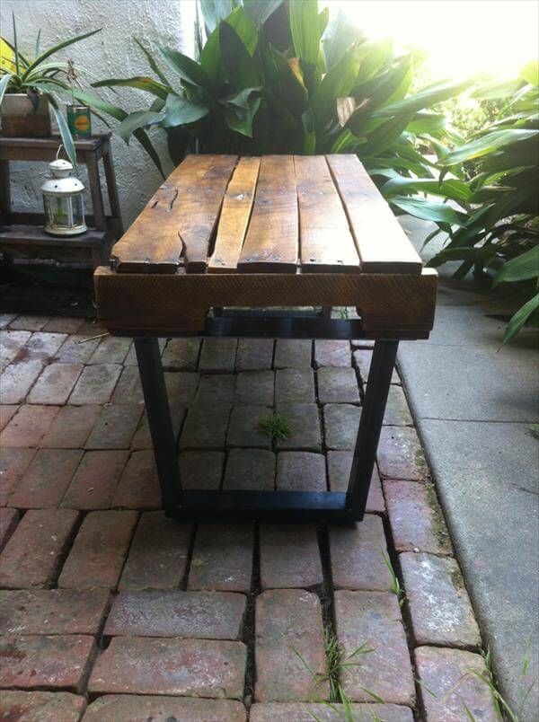 ulra-rustic pallet bench and coffee table