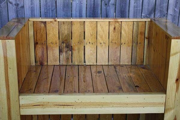 repurposed pallet beefy bench