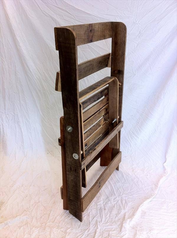 folding chair made of pallets