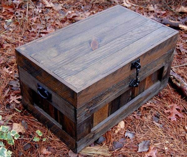 handmade wooden pallet vintage inspired chest and toy box