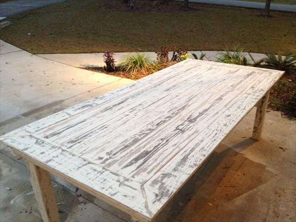 farmhouse style pallet table