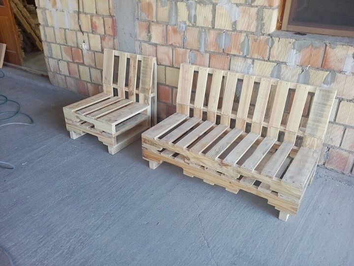 Reclaimed Pallet sofa and chair