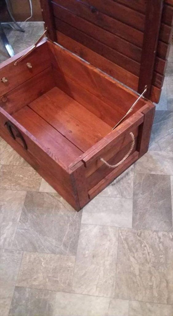 Wooden Pallet Toy Chest