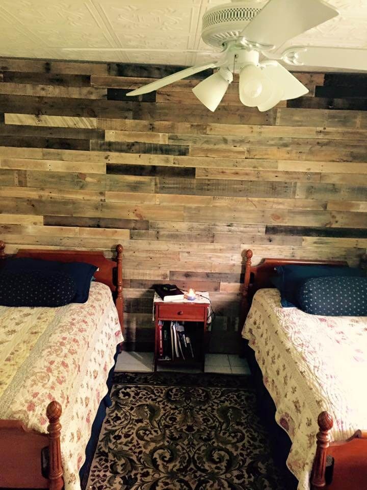 pallet bedroom wall paneling